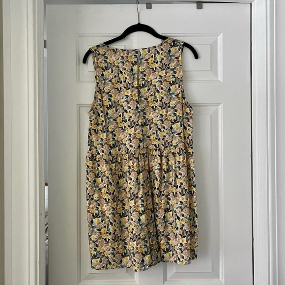 ASOS sleeveless floral romper with pockets - Picture 4 of 5